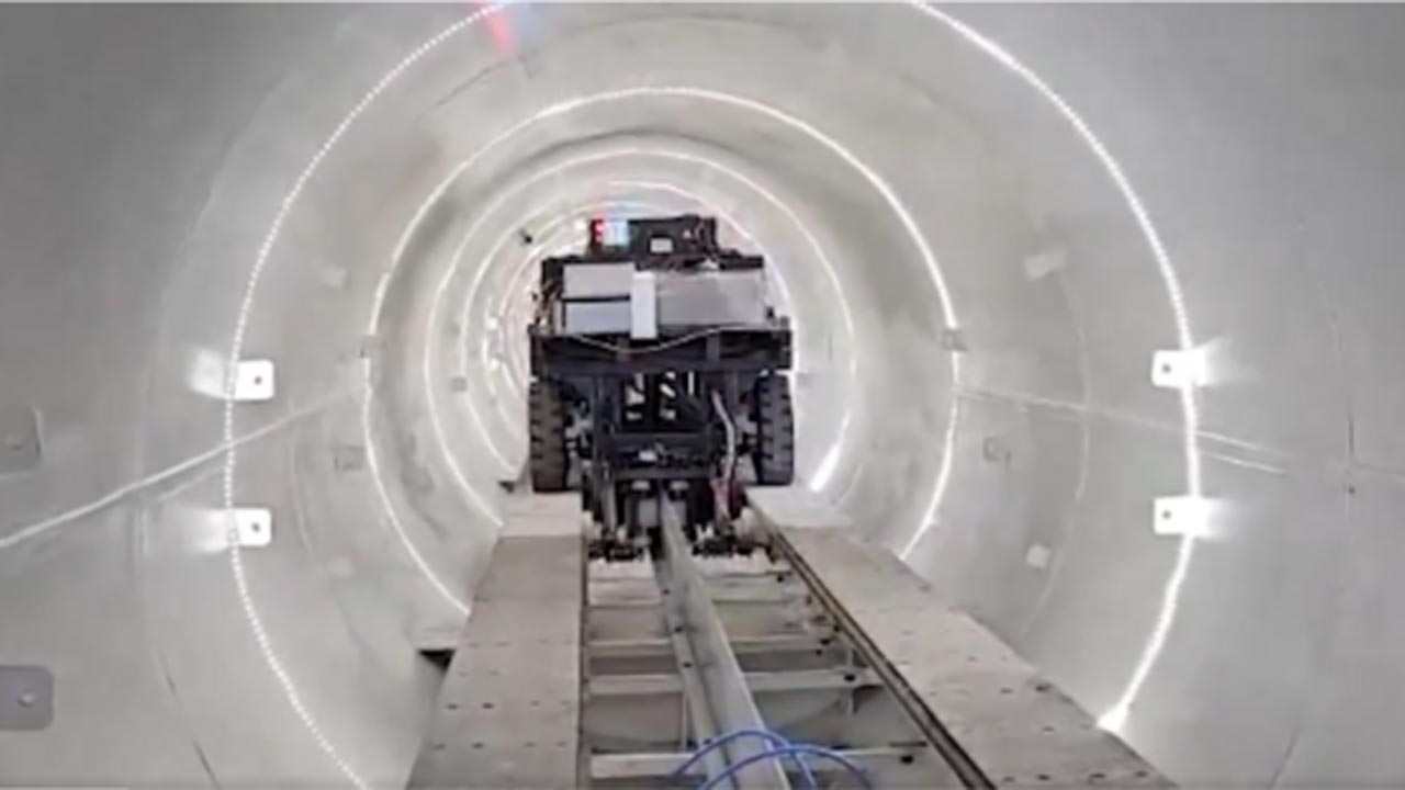 hyperloop train kaise kam karta hai