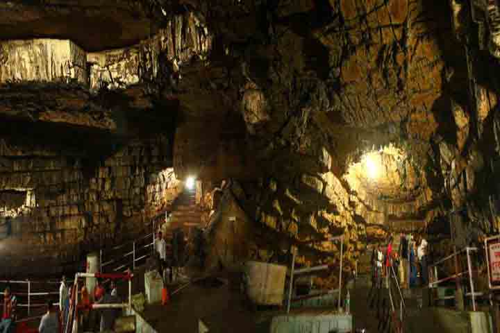 Chitrakoot Tourist Places चित्रकूट घूमने के लिए प्रमुख पर्यटन स्थल के बारें में! 4 chitrakoot gupt godavari ke bare me in hindi.jpg